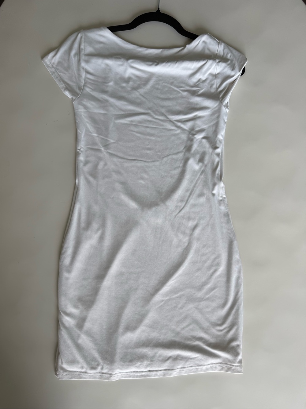 Meshki backless White Cap-Sleeve Sheath Dress